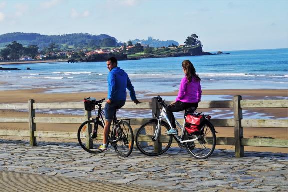 Cyclists at the beach