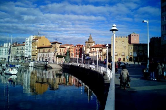 Gijón port