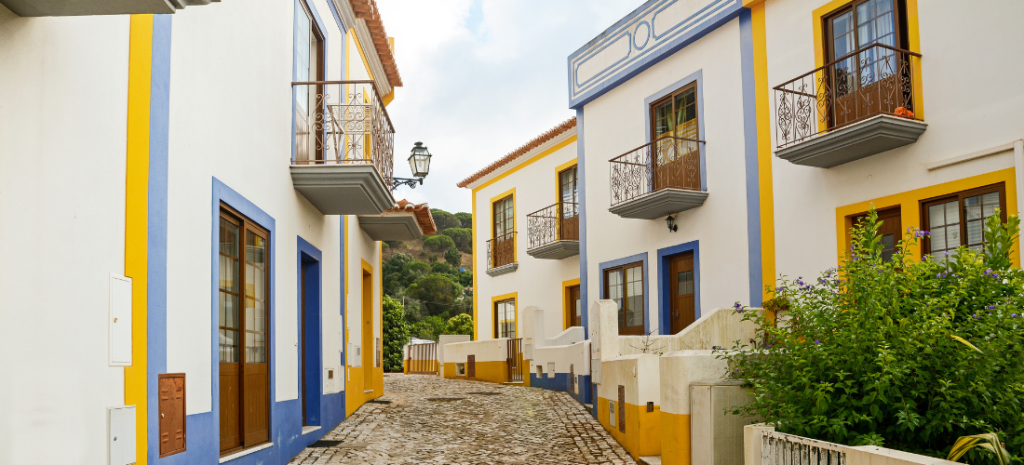 Street in Bordeira, next to Carrapateira