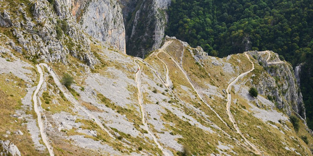 Canal de Urdon, path to Tresviso, in Picos de Europa