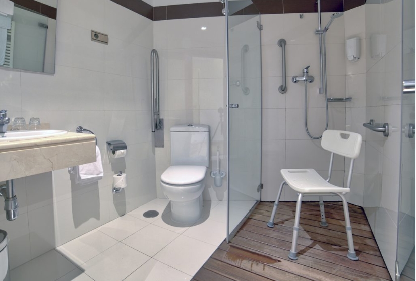 Accessible bathroom Hotel Rosa Rosae, Santiago de Compostela