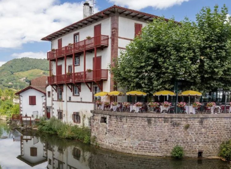 Central Hôtel*** (Saint-Jean-Pied-de-Port)