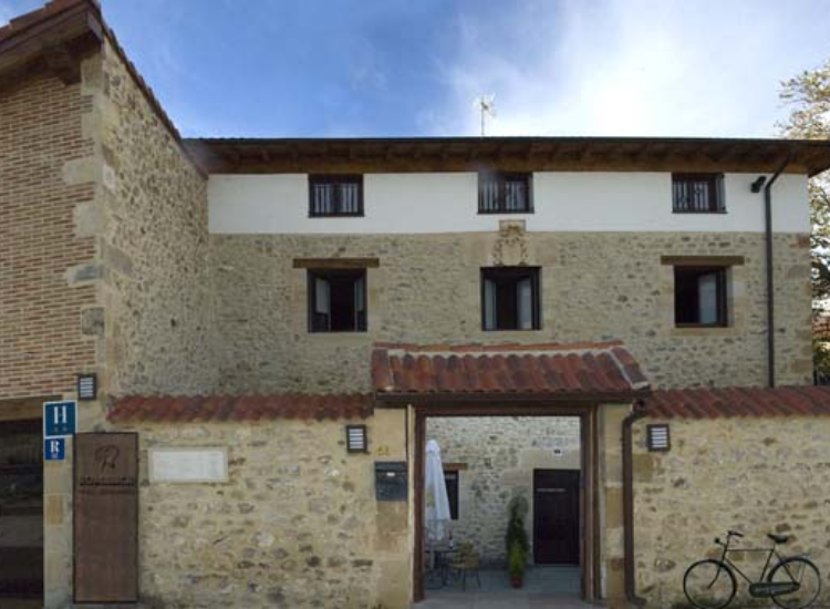 Hotel Romanca** (Medina de Pomar)