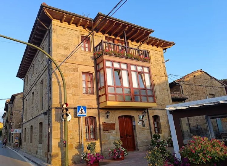 Cuartelillo Viejo (Polientes)