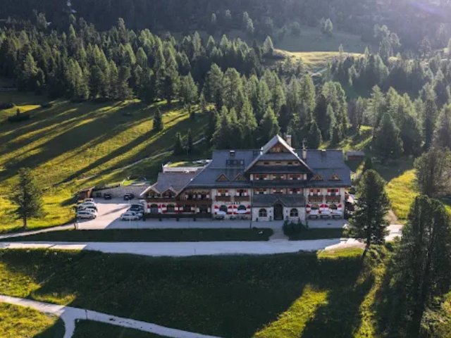  Hotel Hohe Gaisl*** (Prato Piazza)