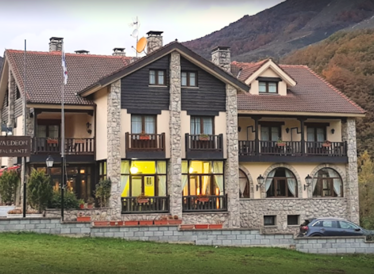Hotel Cumbres de Valdeón** (Posada de Valdeón)