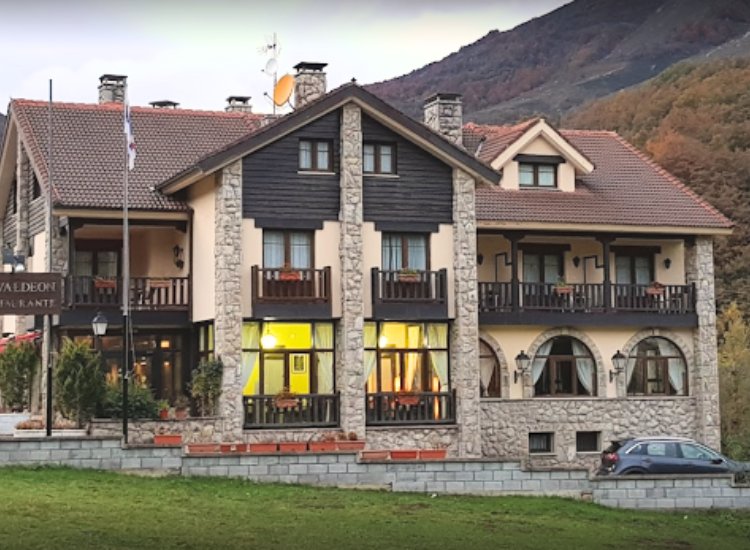 Hotel Cumbres de Valdeón** (Posada de Valdeón)