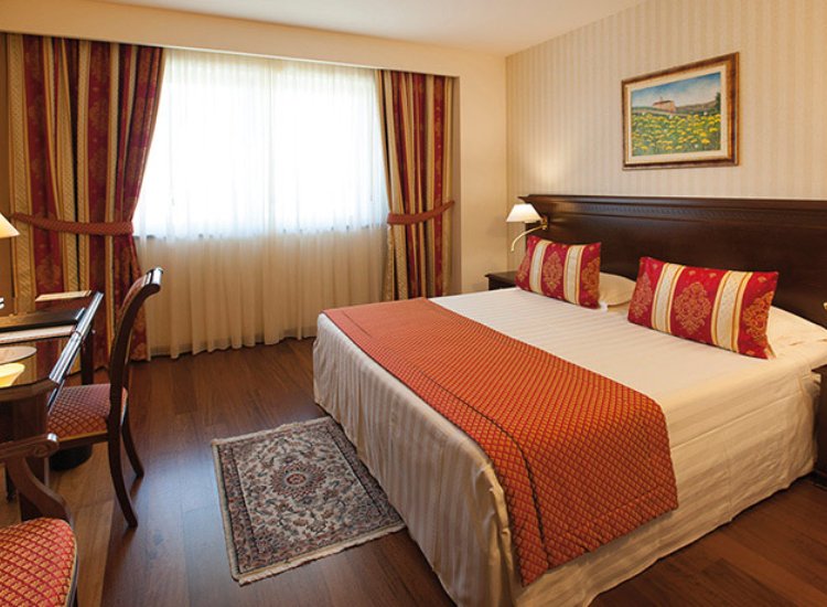 Hotel Calissano**** (Alba)